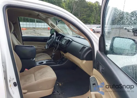 2014 Toyota Tacoma Prerunner z USA, uszkodzony, nr VIN 5TFJX4GN5EX036774